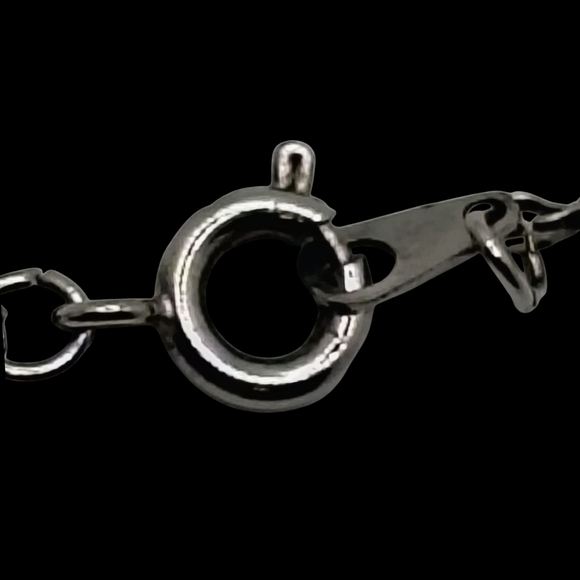 Elegant Silver Heart Pendant Necklace - Picture 11 of 14